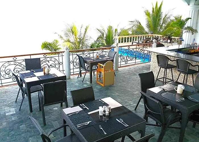 Eden Resort 3*