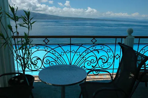 Eden Resort 3*